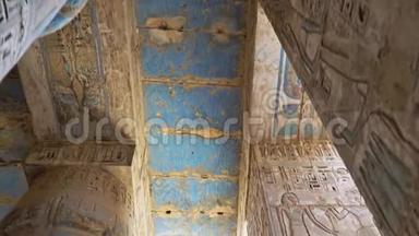 麦地那哈布寺。 埃及，卢克索。 马代内哈布拉米斯三世太平庙是一个重要的新王国